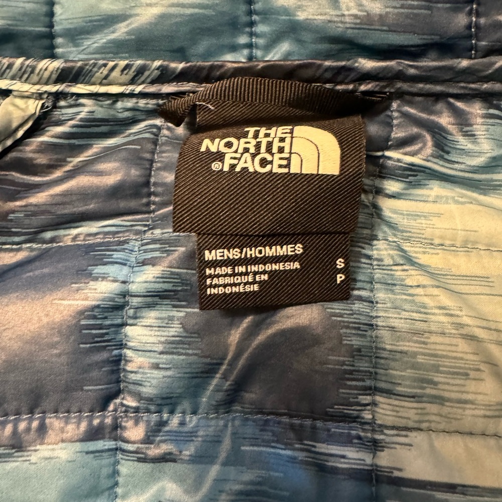 Men’s small north face jacket